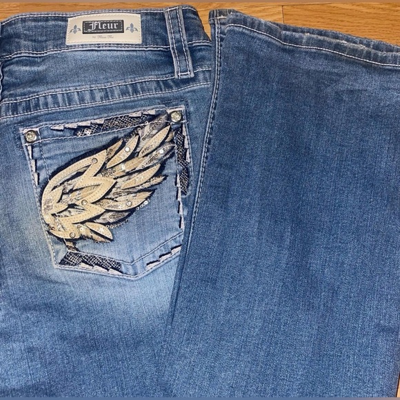 Miss Me Blue Jeans with Wing Design-sz 30 - Picture 2 of 8